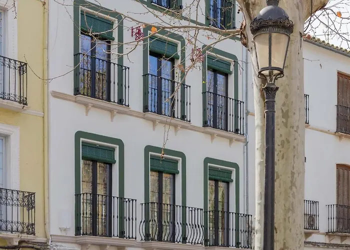 Edificio Lola 4 * Lucena